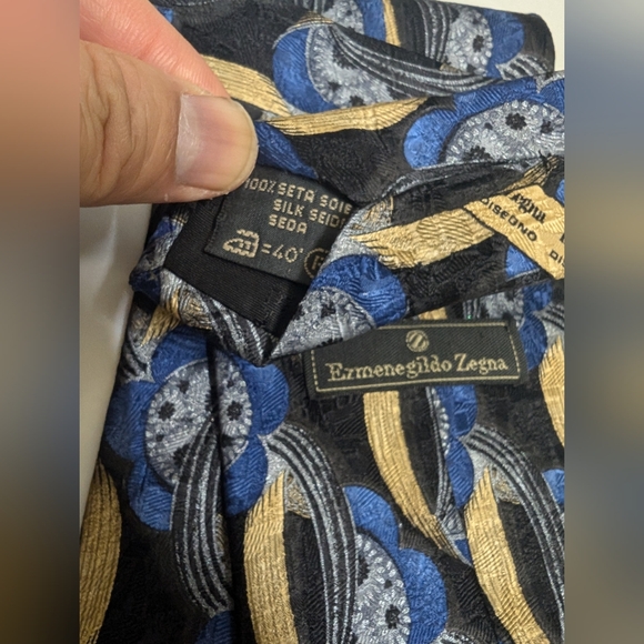 Ermenegildo Zegna 100% Silk Patterned Tie - Picture 4 of 9